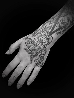 Danny Fiebig Tattoo Dresden Mandala dotwork mistfink